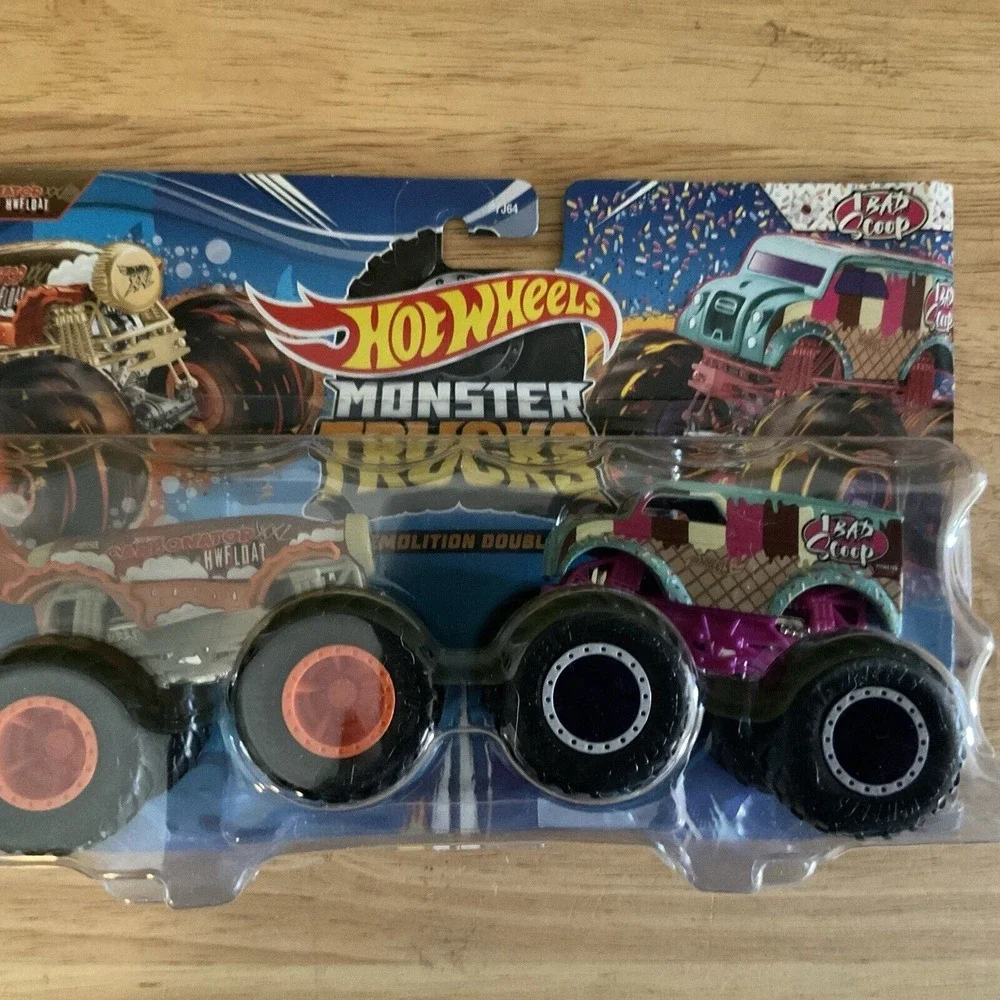 Mattel Hot Wheels Monster Trucks, Carbonator XXL HWFloat And I‎ Bad Scoop